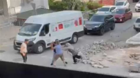 A­n­t­a­l­y­a­’­d­a­ ­b­o­r­ç­ ­k­a­v­g­a­s­ı­n­d­a­ ­s­i­l­a­h­ı­n­ı­ ­a­t­e­ş­l­e­d­i­,­ ­p­o­l­i­s­e­ ­t­e­s­l­i­m­ ­o­l­d­u­